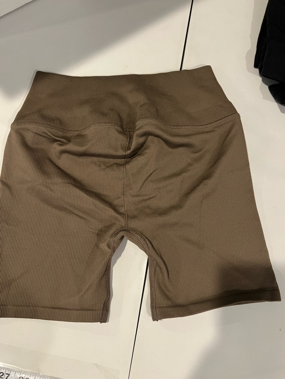 ALO Yoga 5" Seamless Ribbed Favorite Short, XS NWOT - Picture 6 of 7